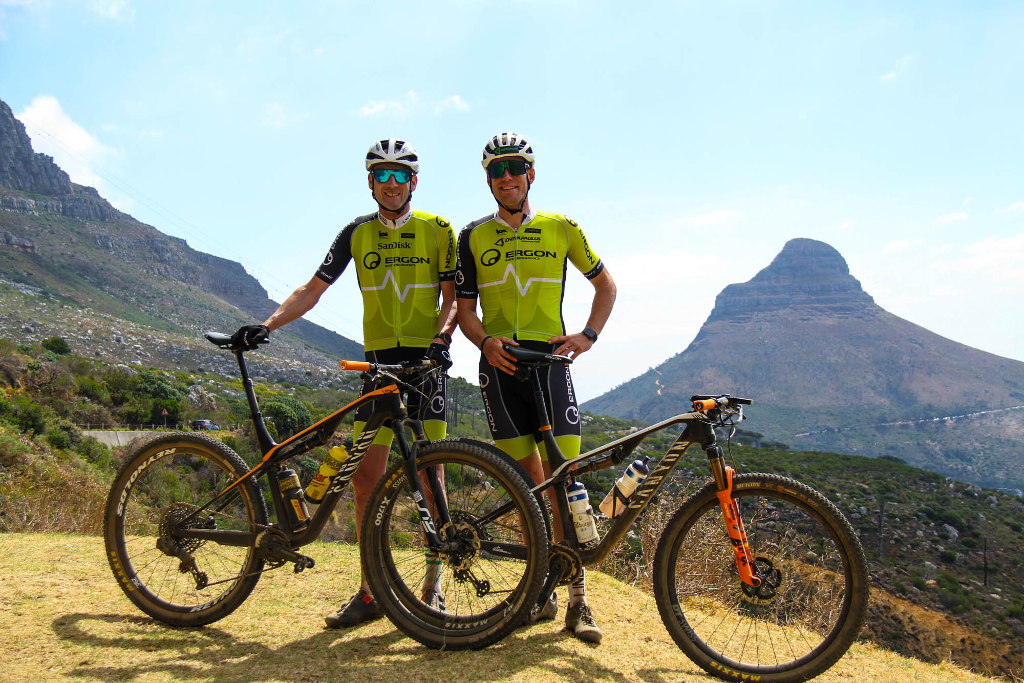 Die Mountainbiker Elmar Sprink und Peter Schermann bei der Vorbereitung zum Cape-Epic-Rennen 